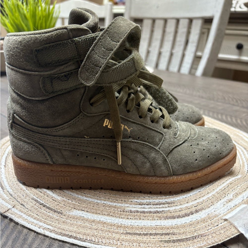 Hightop pumas